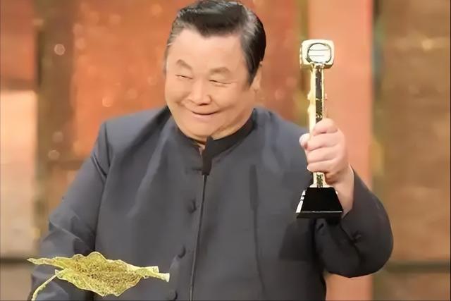 家花不如野花香！出轨保姆、逼死原配，如今过成这样只能算他活该