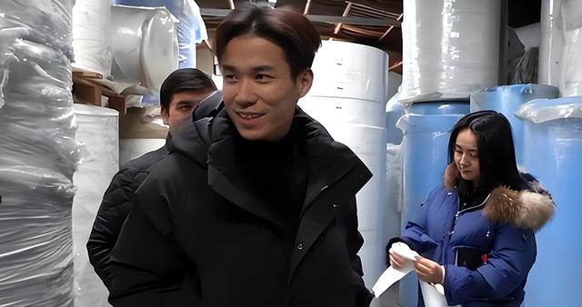 五年前，他靠倒卖口罩一年狂入60亿元，住5万一夜酒店，如今咋样