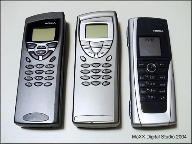 通信历史连载910-诺基亚首款支持WiFi的PDA手机Nokia 9500-2004年