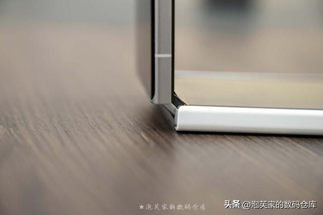 大概是目前最好的小折叠 小米MIX Flip2体验 PK三星Z Flip7优势不小