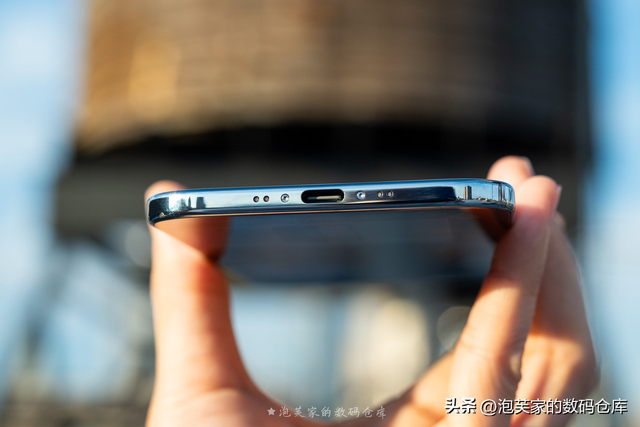 太薄了 折叠屏前瞻？港版iPhone Air体验 续航真不差 17plus青春版！