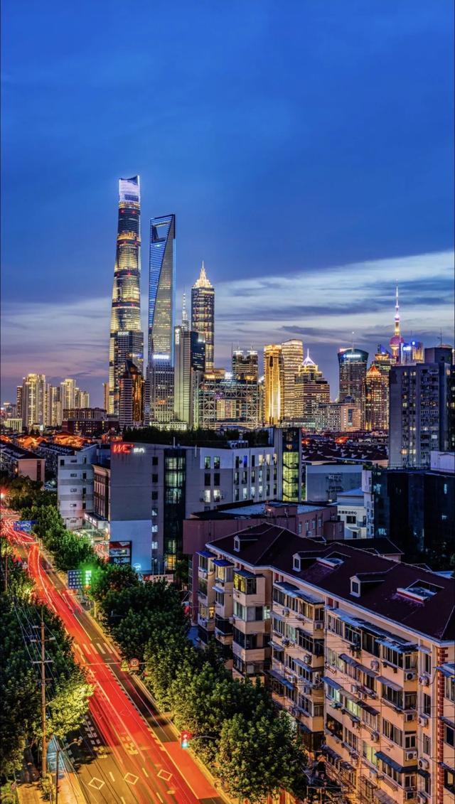 为了这些超绝的Citywalk机位，总要逛一趟上海吧~