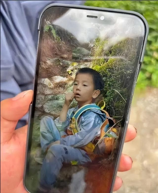 北京7岁自闭儿男孩走丢，三次搜山无果，害怕被饿昏