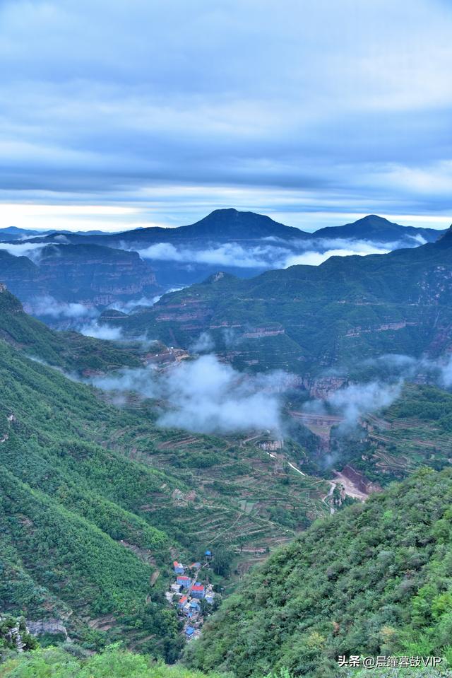 太行山平顺县的天路