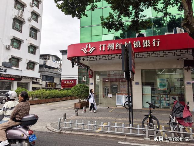 历史与烟火交织的呼吸