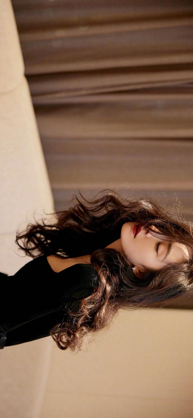 美女壁纸-第5310期-杨幂