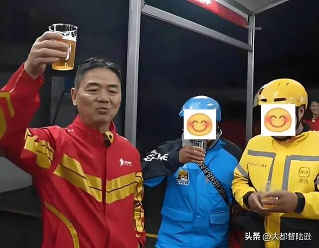 这场外卖大战到底谁是真的赢家？小心你才是资本桌上的那盘菜