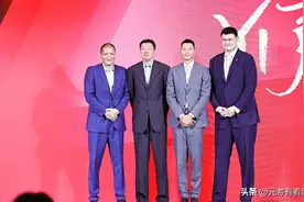 易建联泪洒退役式，深情告别21年篮球生涯，08黄金一代彻底谢幕图片