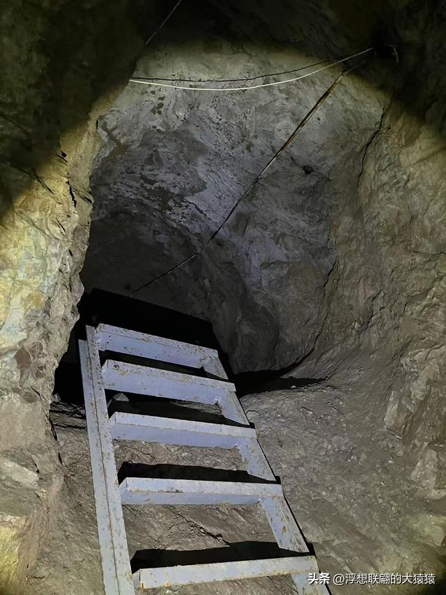 莱芜苗山镇铜山村里的汉代铜矿洞