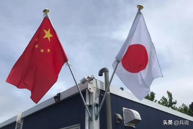 迟迟没等到贺电，高市早苗态度变了，中方终于表态，送其16字