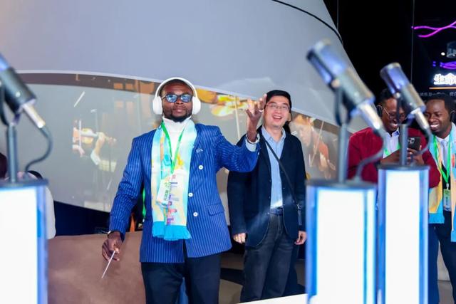 10国非洲媒体人来北京市通州区台湖镇打卡啦！