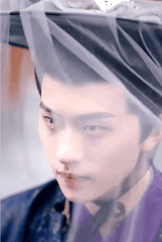 短剧顶流大洗牌！柯淳之流消失刘萧旭爆红，“小孩叔” 凭啥出圈？