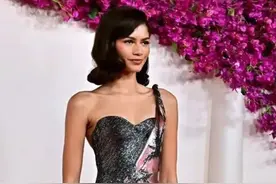 美国这一夜，让人大开眼界，明星放飞自我，展示不敢直视的美图片