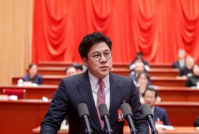 结婚13年，44岁郭晶晶再次迎来喜讯，全网恭喜	，终于等到这一天