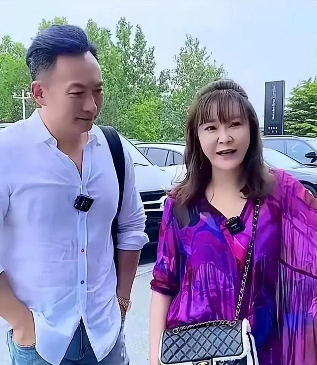 王小骞分享矮小症女儿近况，11岁早早经过2年治疗，身高已长到150