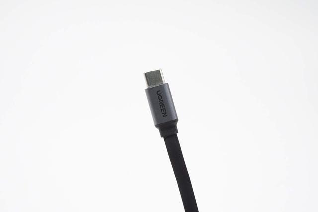 绿联 60W 伸缩线车载快充评测：全协议覆盖，手机平板都能 “喂饱”