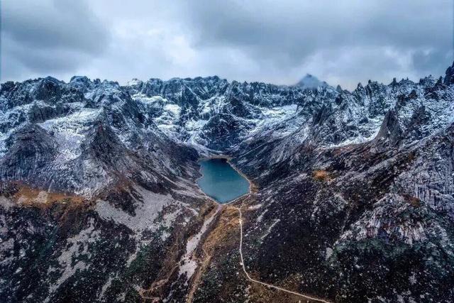 一踩油门，赴莲宝叶则的风景与自由之约