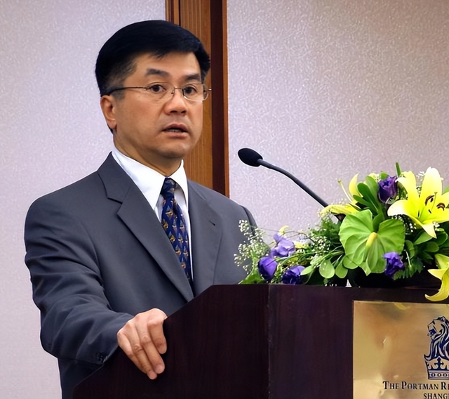 骆家辉警告中国：最好不要自主生产尖端芯片，这不是美国想看到的