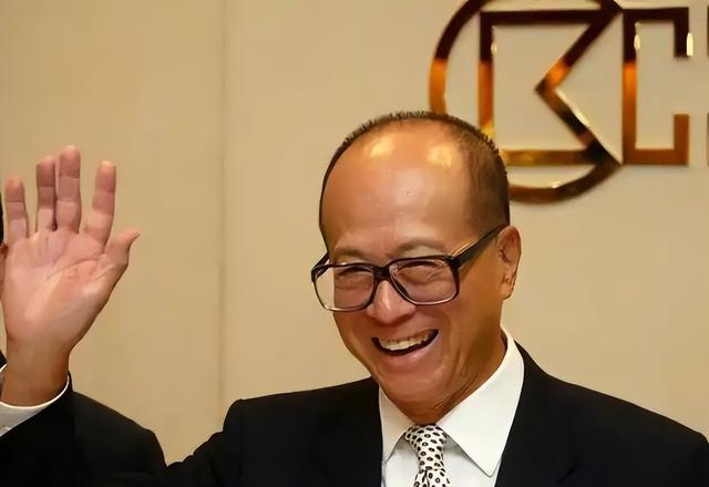 沉默两个月后，中方终于将军，时间只剩2天，李嘉诚恐将卖国