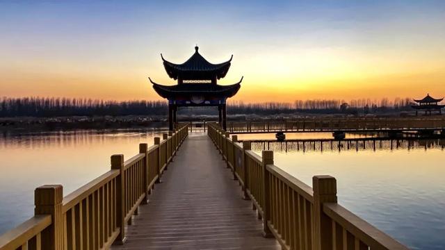 Emo救星！东平湖开启初冬镜面模式，带来满格治愈力~