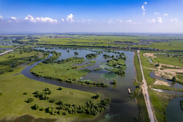 辽宁沈阳：一处“滩地、岸边、水面”三位一体的湿地景观