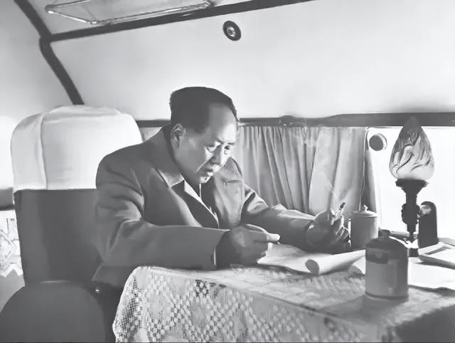 中国共产党1921年才成立，为什么毛主席入党时间却是1920年？