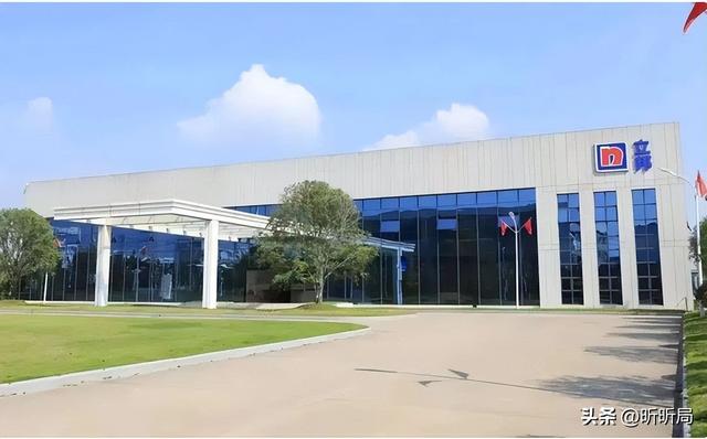 98 岁涂料大王离世！白手起家建商业帝国，六位孙辈一夜成亿万富翁