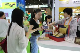 新华健康｜大健康产品和服务消费不断升温 机构预测2024年中国大健康产业总收入将达9万亿元图片