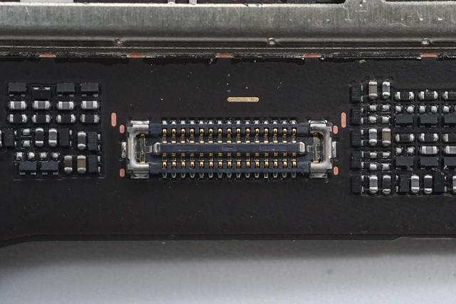 高达1999元售价是怎样的用料做过水准？中兴U60 Pro 5G随身WiFi拆解