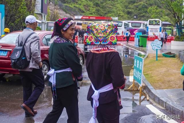 这几天去打卡花江峡谷大桥的人肯定会失望，虽云雾缭绕却在维护中