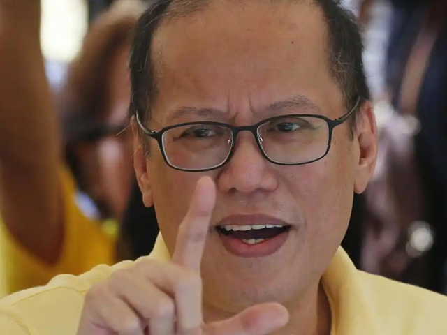 出大事了！菲律宾跟风亲美，国内民众齐声抗议，小马科斯兜不住了