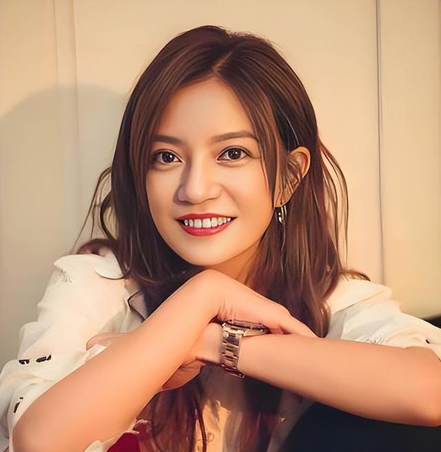 翻身无望！49岁赵薇近况再曝	，胃癌传闻真相大白，脸垮皮衰无星气