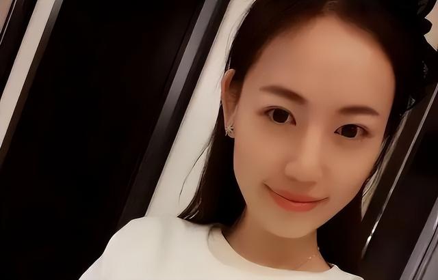 被马蓉横刀夺爱6年后，宋喆前妻杨慧，已经成为他们高攀不起的人