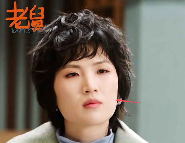 收手吧！资本家的“丑孩子”，笑的比哭还难看，别霍霍观众眼睛了