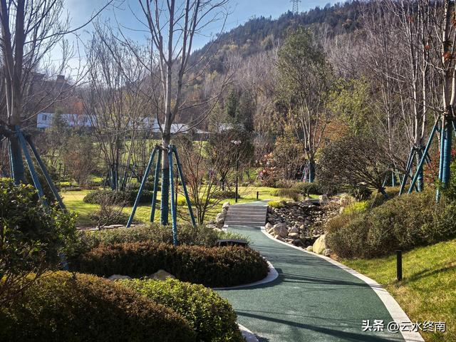 蓝田投资3.5亿，营业3年多被拆的民俗村，现在变成别墅区，你咋看