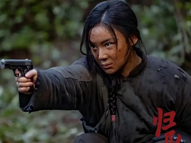 不会演就别演了，双眼无声、表情浮夸，她的演技老戏骨也带不动