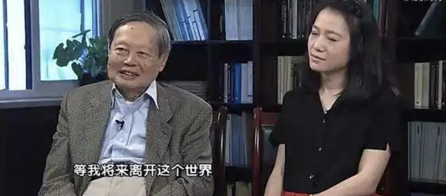 从质疑到理解，原来49岁无儿无女的翁帆，早被杨振宁安排好了退路