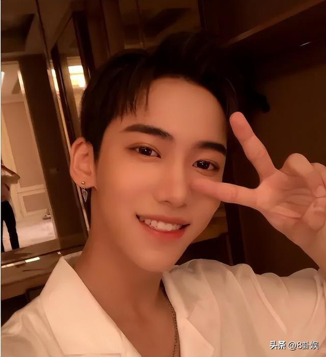 炸裂！26岁男星自曝被“变态控制”6年，女富婆让他结扎，太委屈