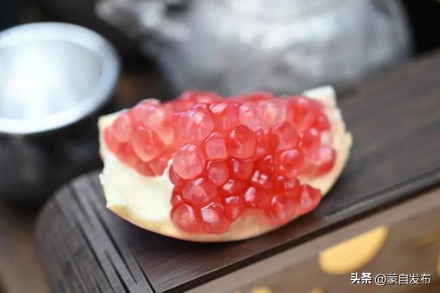 绿籽甜石榴、贲古银壶……蒙自在昆明南站成功“出圈”