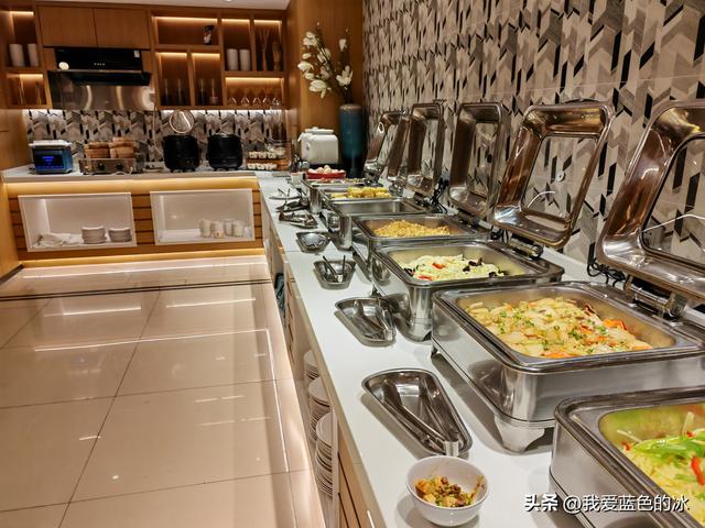 保定这家自助早餐虽然只是28元一位，但做的很用心，人气很旺啊