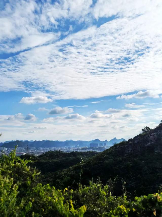 桂林：登峰尽赏满城秋！