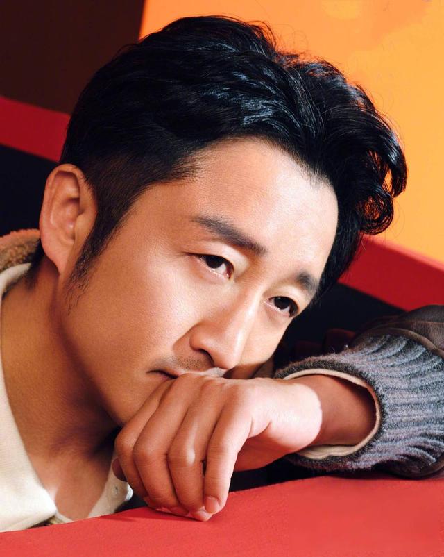 拳王邹市明自爆破产，不止赔光2亿	，其妻子参加婚礼耍酒疯