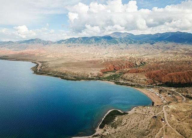 湖底藏700年秘密！吉尔吉斯斯坦水下古城，竟是丝路失落贸易枢纽