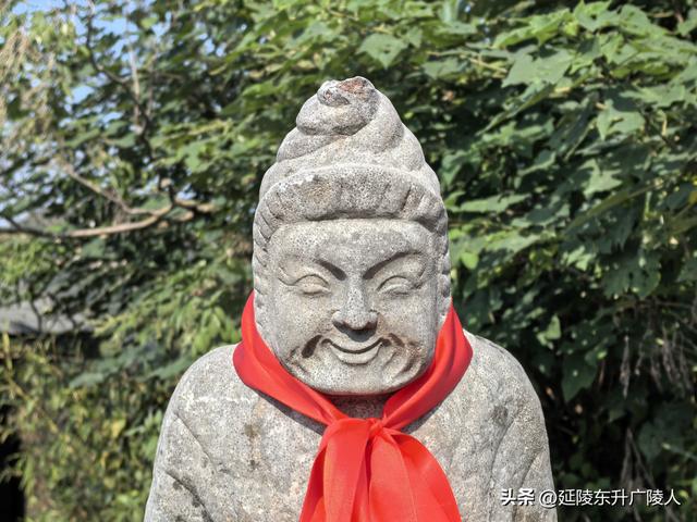 重阳登高丹阳黄连山 齐梁半壁基业地 北顾大江秋水情