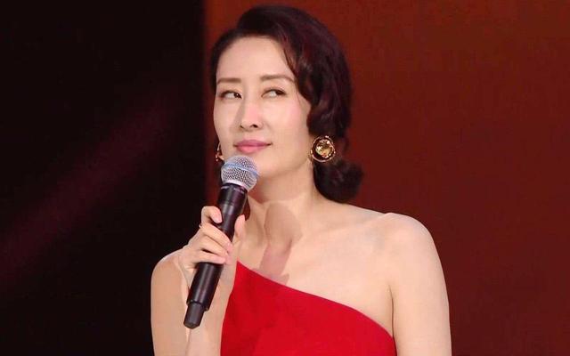 明明演技一般，却被捧成“老戏骨”，这12位演员终于现出原型了？