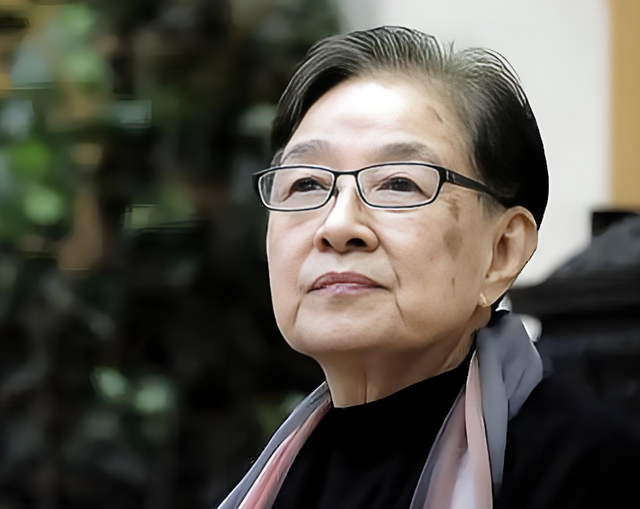 94版三国演义片头曲，出自儿歌女作曲家，女人也能谱男人剧的曲