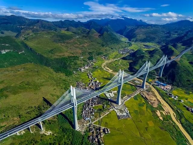 为什么人们害怕强大的中国而不害怕强大的美国？