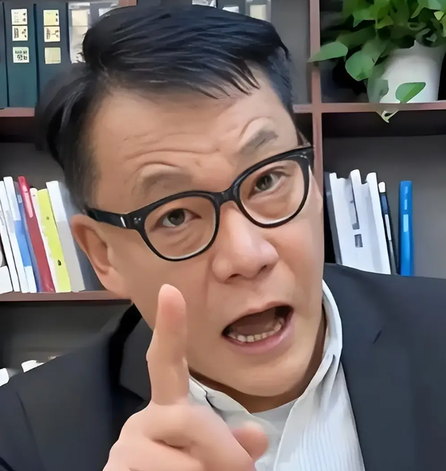 演都不演了？李国庆给李亚鹏捐款不到24小时	，恶心的一幕出现了