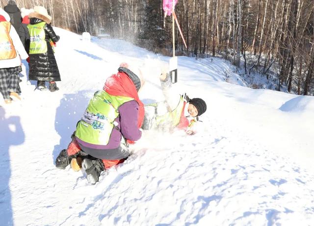 “冰超”·全国冬季徒步大会暨伊春冰雪森林穿越活动(五营站)启幕