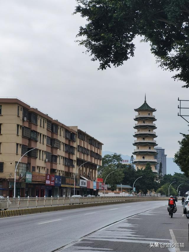 夜宿新会 登象山 抵广东大泽 10元双人早餐 双龙连续第三年千里骑行20